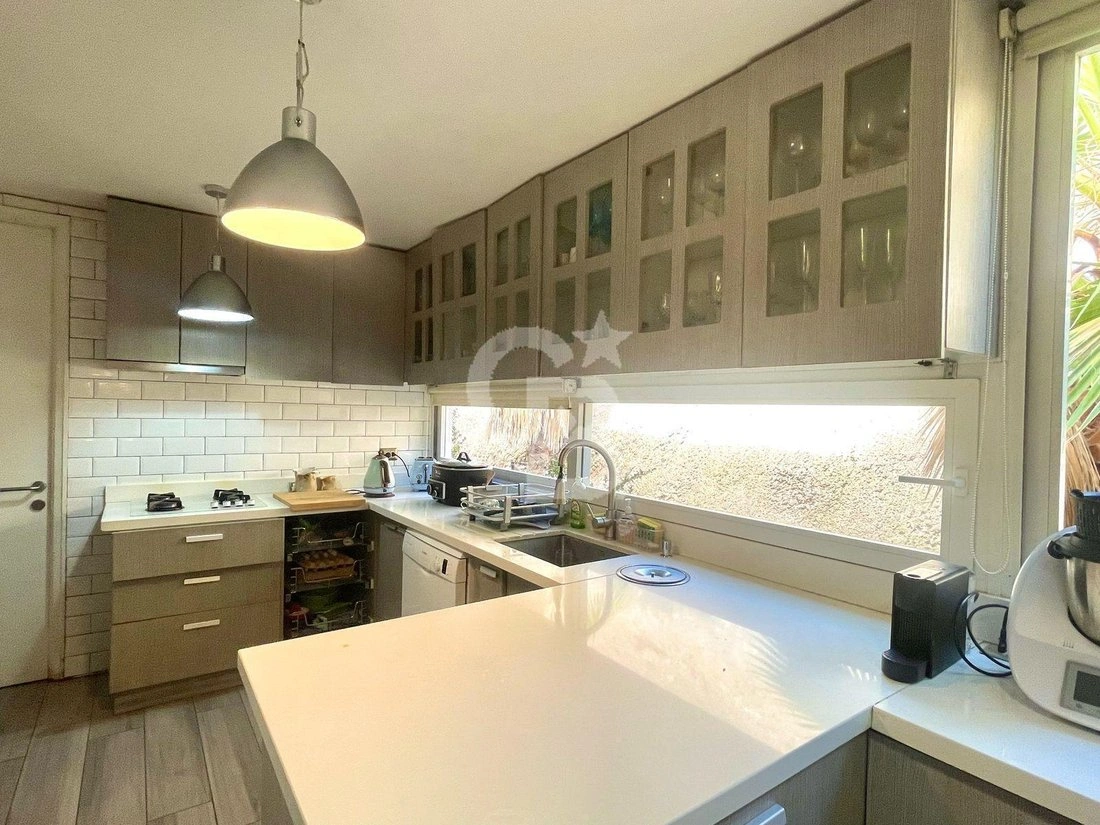 Дом 5+1 с гардеробной в Сантьяго, Чили