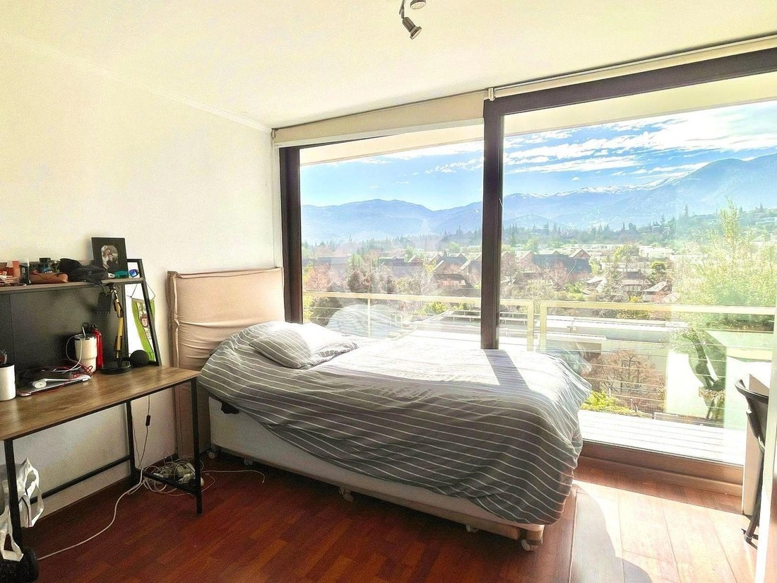 Дом 5+1 с гардеробной в Сантьяго, Чили