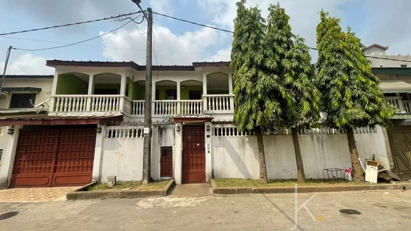 Вилла 276 m2 с открытым бассейном в Абиджане, Кот-д'Ивуар