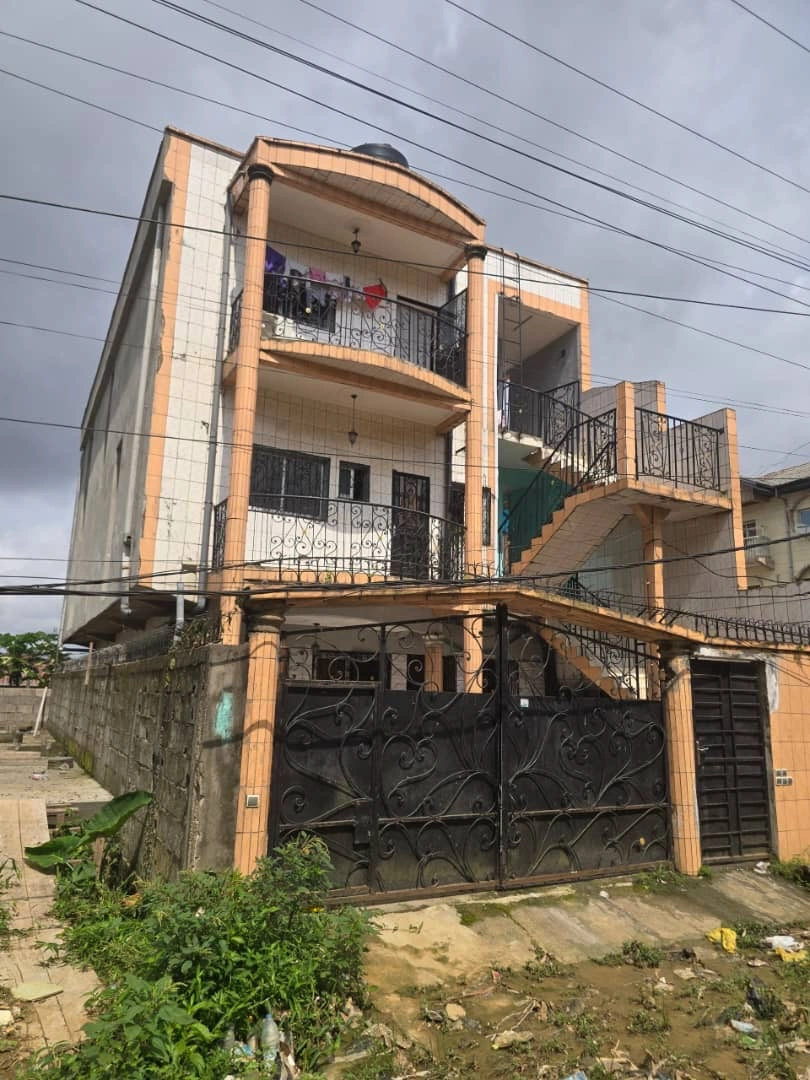 Дом 4+1 с открытым бассейном в Дуале, Камерун