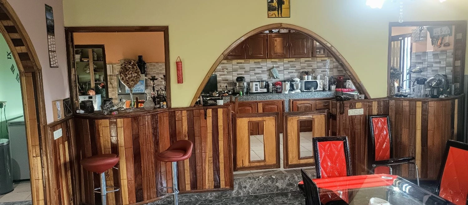 Вилла 500 m2 с лифтом в Яунде, Камерун