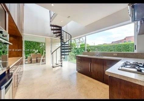 Дом 427 m2 с парковкой в Кали, Колумбия