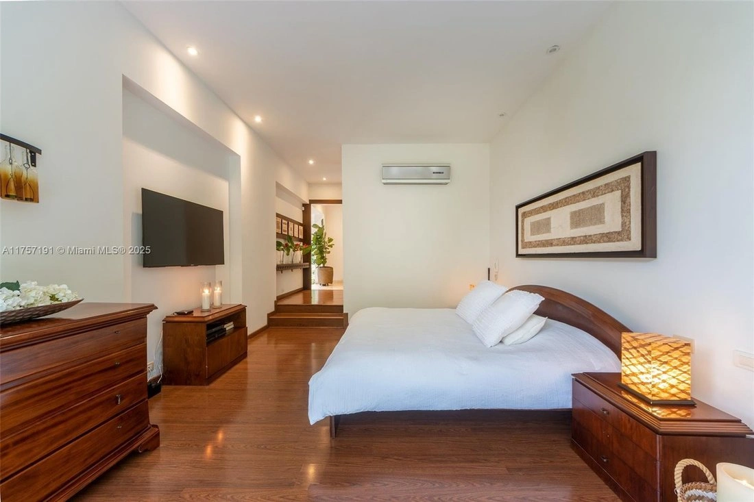 Дом 427 m2 с парковкой в Кали, Колумбия