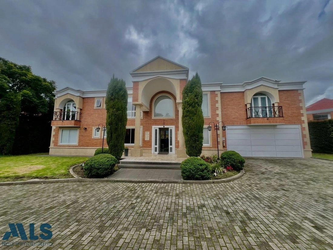 Дом 850 m² с джакузи в Боготе, Колумбия