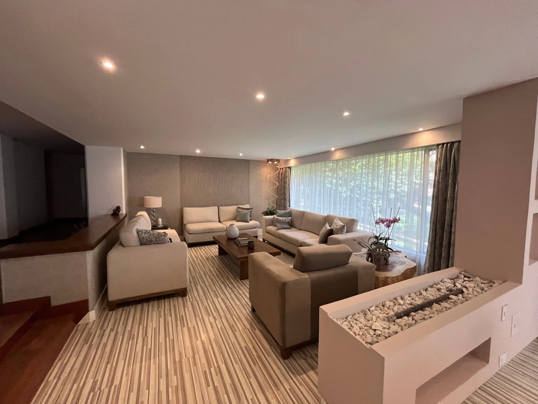 Дом 212 m2 с открытой кухней в Боготе, Колумбия