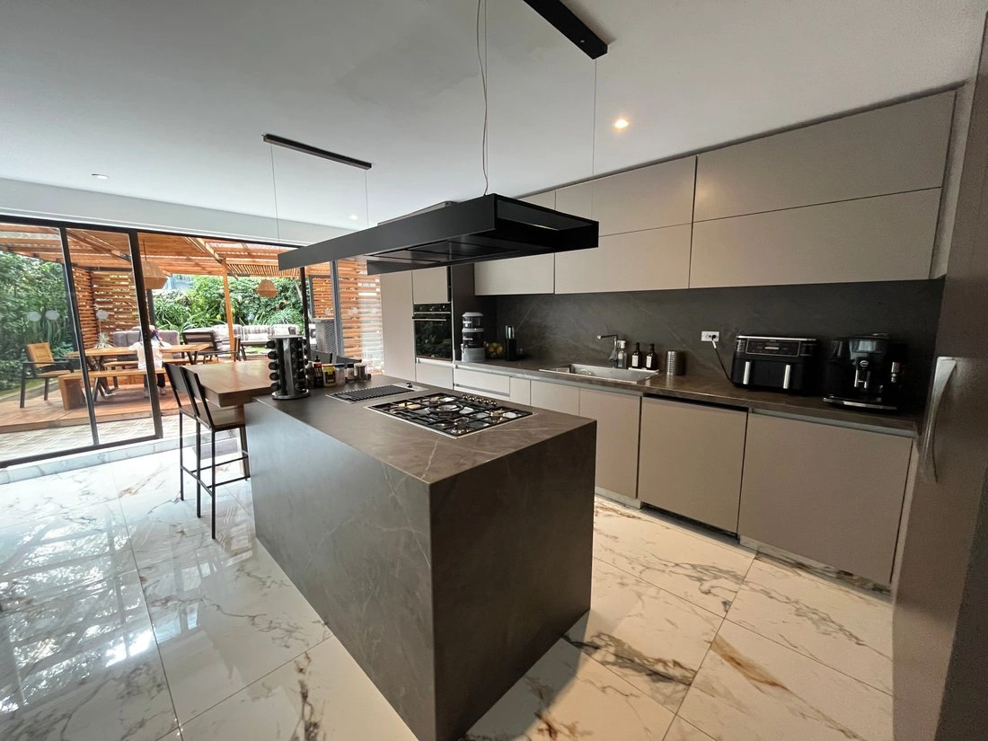 Дом 212 m2 с открытой кухней в Боготе, Колумбия