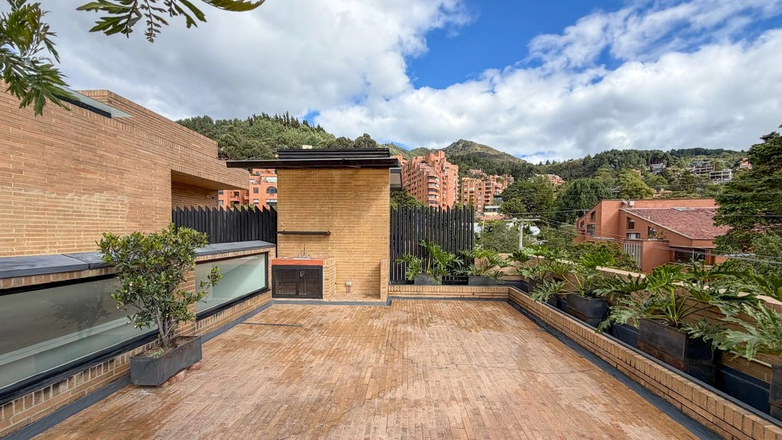 Дуплекс 3+1 с балконом в Боготе, Колумбия