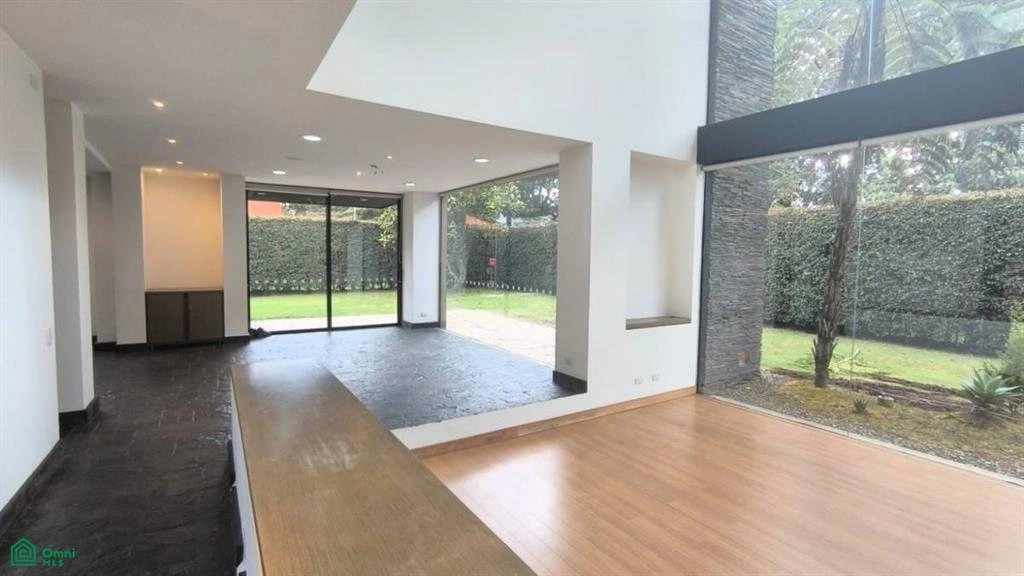 Дом 455 m2 в закрытом поселке в Боготе, Колумбия