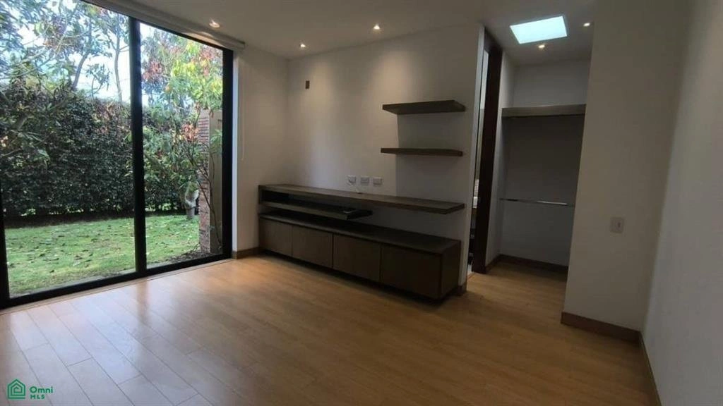 Дом 455 m2 в закрытом поселке в Боготе, Колумбия