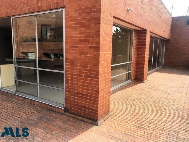 Дуплекс 398 m² с открытым парковочным местом в Боготе, Колумбия