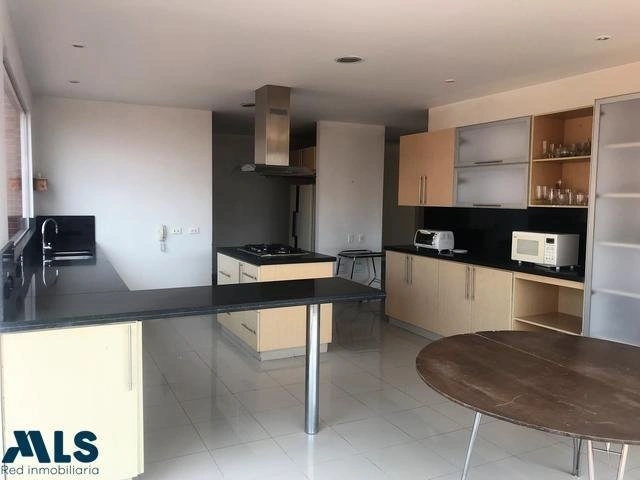 Дуплекс 398 m² с открытым парковочным местом в Боготе, Колумбия