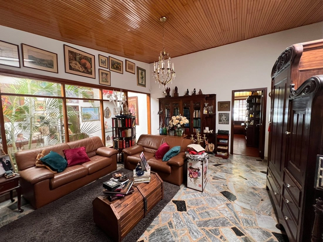 Дом 441 m2 с садом в Боготе, Колумбия