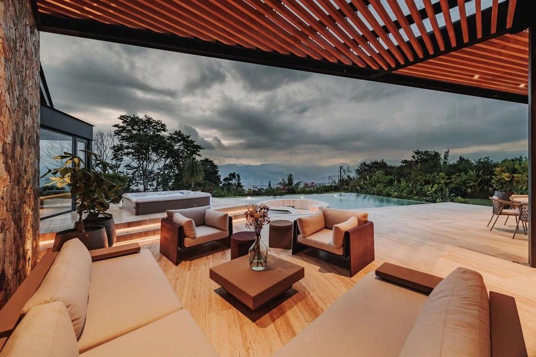 Дом 800 m2 с открытой кухней в Медельине, Колумбия