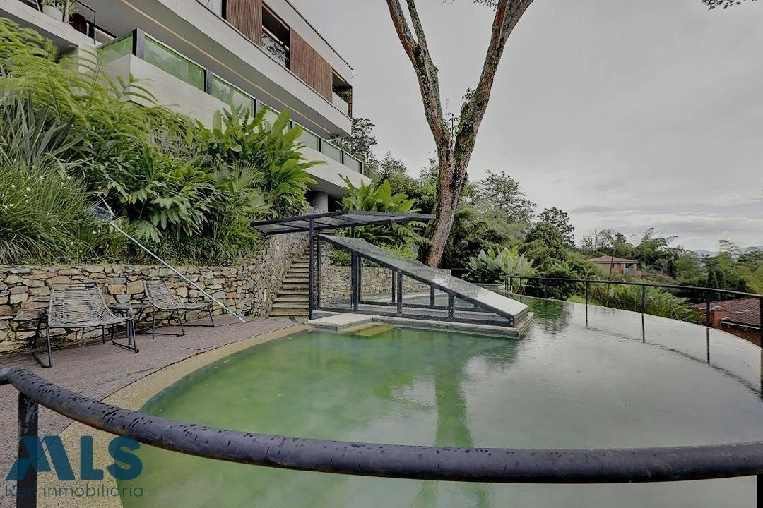 Дом 844 m2 с видом на горы в Медельине, Колумбия