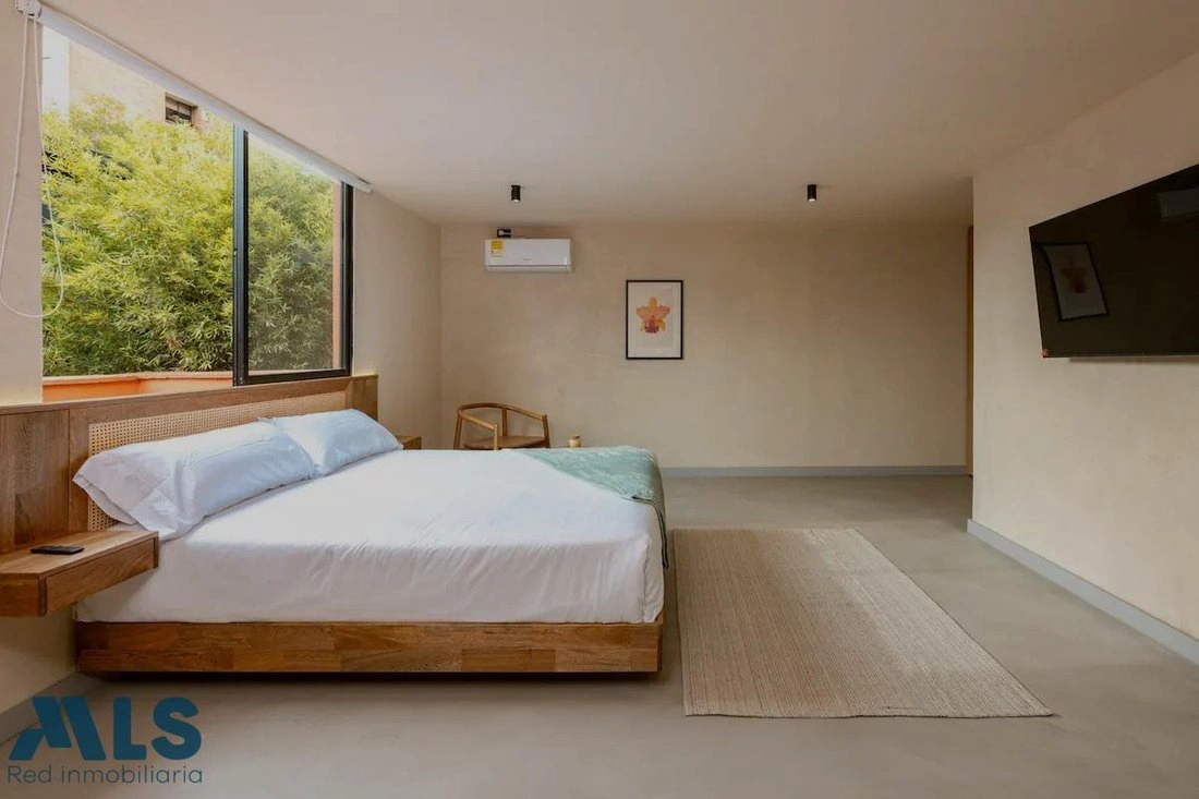 Дом 346 m2 с садом в Медельине, Колумбия