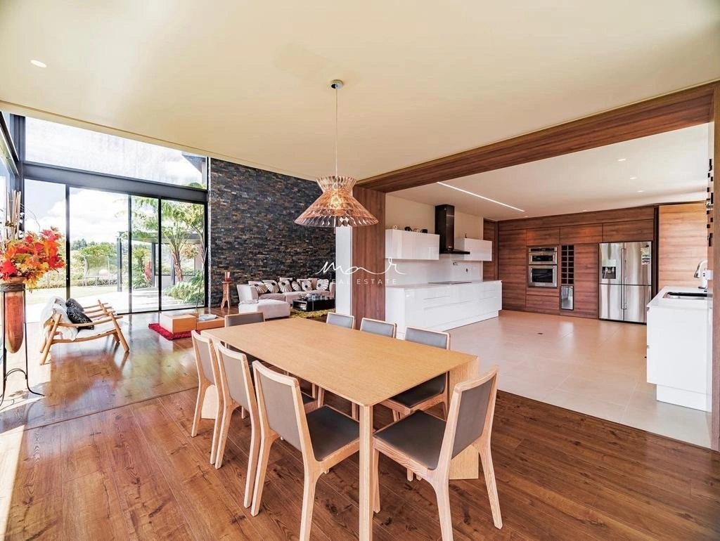 Дом 526 m2 с гардеробной в Медельине, Колумбия