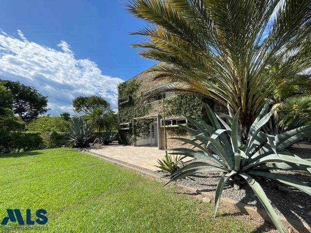 Дом 385 m2 с джакузи в Медельине, Колумбия