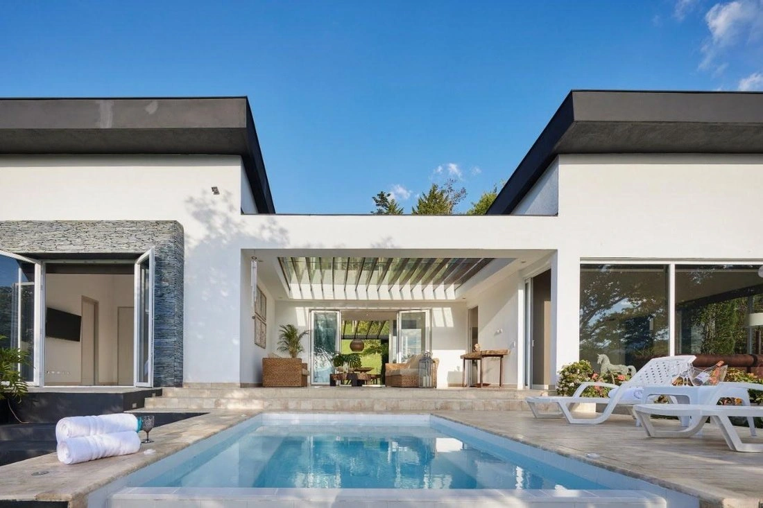 Дом 400 m2 с гардеробной в Медельине, Колумбия