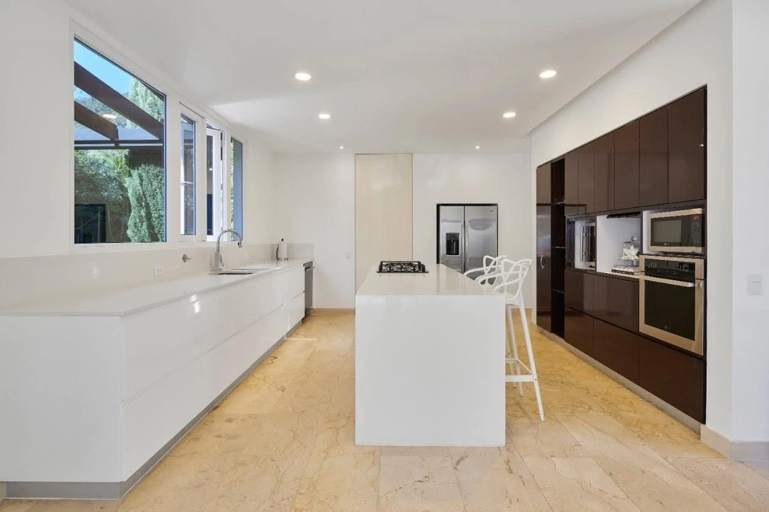 Дом 400 m2 с гардеробной в Медельине, Колумбия