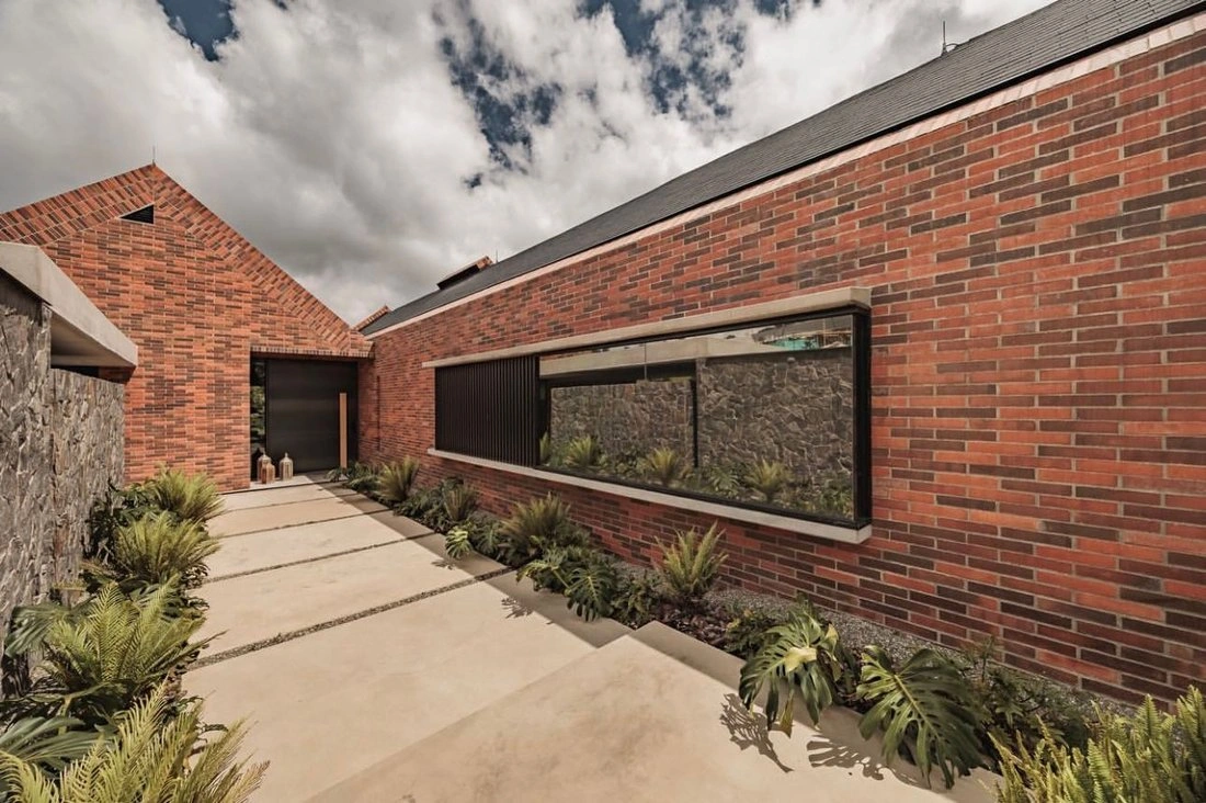 Дом 500 m2 с садом в Медельине, Колумбия