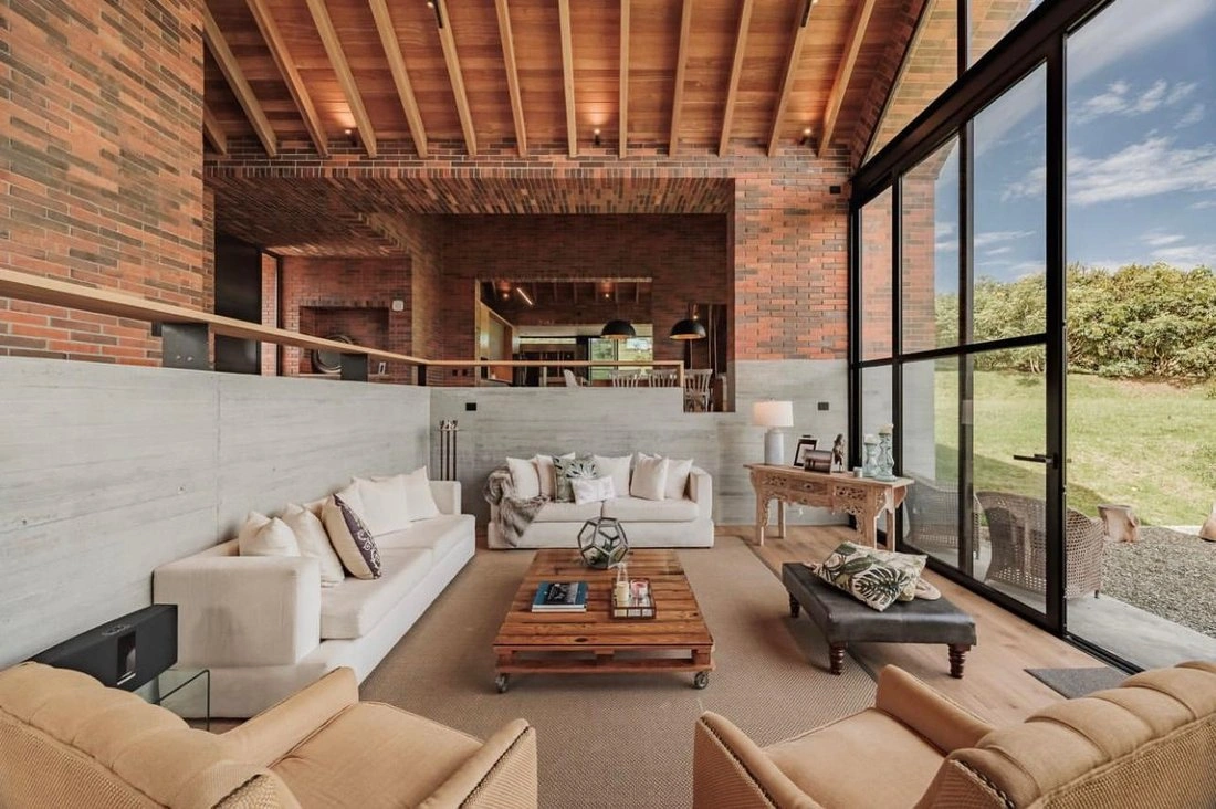 Дом 500 m2 с садом в Медельине, Колумбия