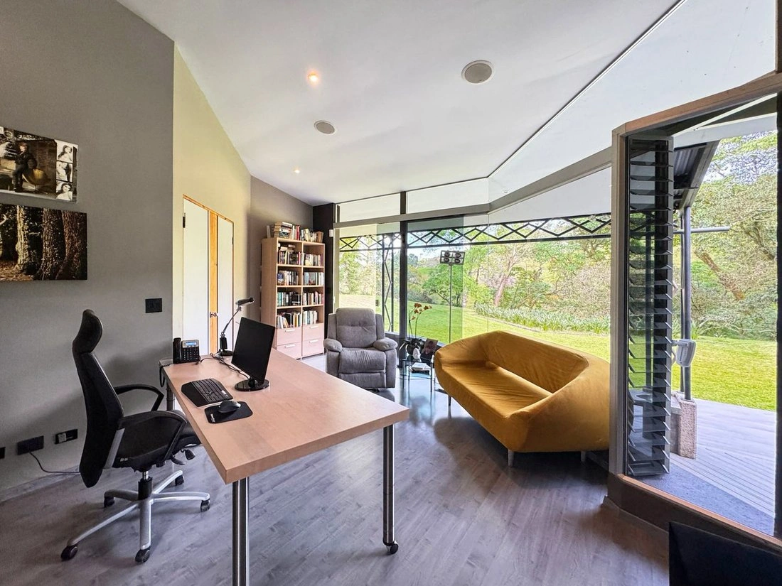 Дом 500 m2 с камином в Cartago, Costa Rica