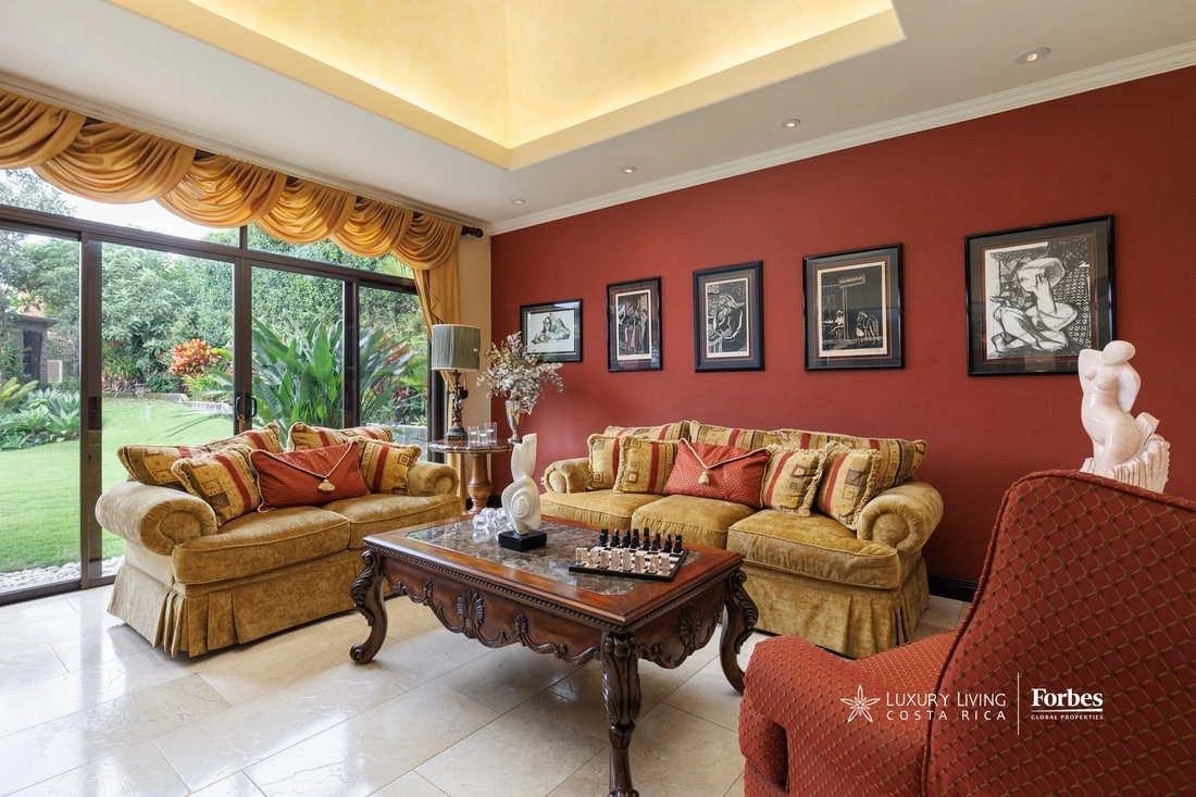 Дом 650 m2 в охраняемом жилом комплексе в Cartago, Costa Rica