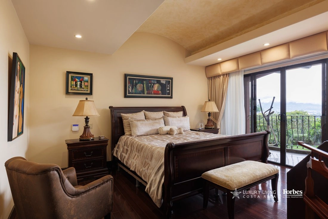 Дом 650 m2 в охраняемом жилом комплексе в Cartago, Costa Rica