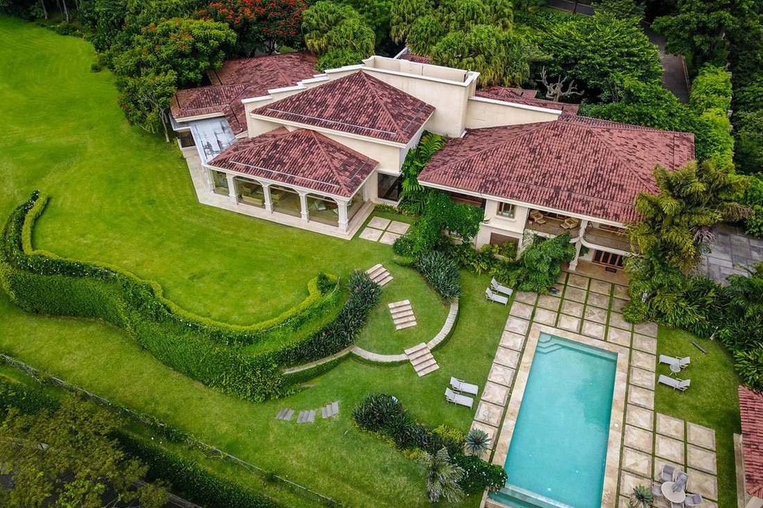 Дом 1100 m2 с садом в Сан-Хосе, Коста-Рика