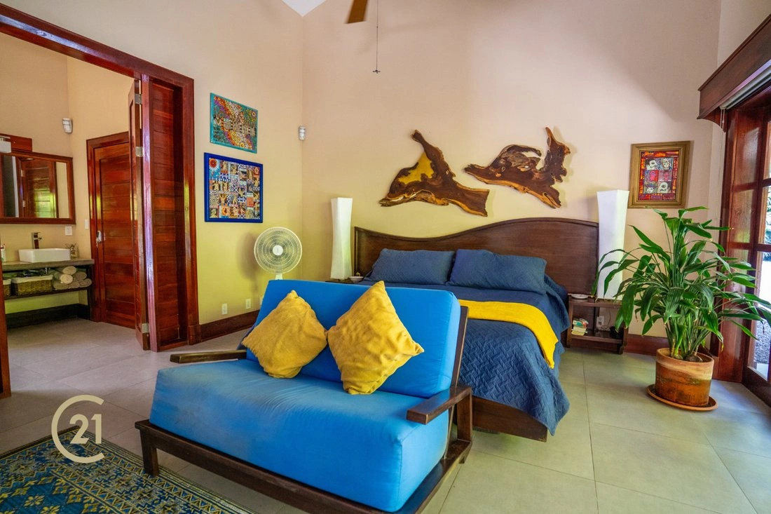 Вилла 300 m2 с открытой кухней в Лимоне, Коста-Рика