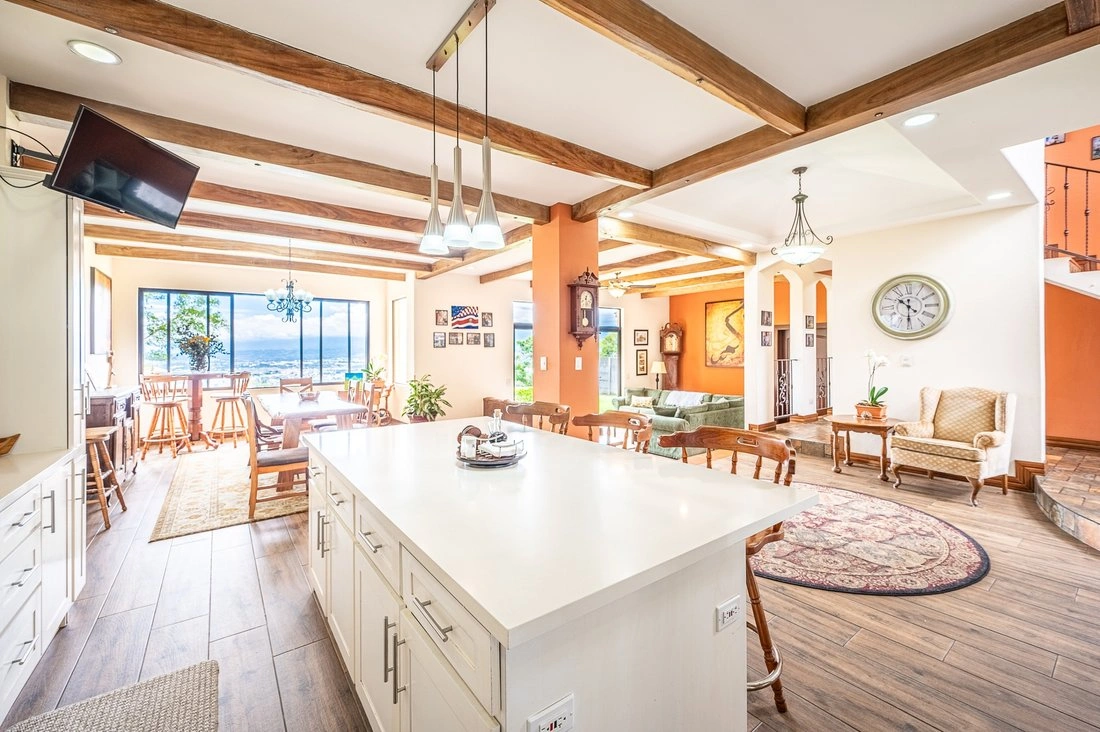 Дом 430 м² с джакузи в Эскасу, Коста-Рика