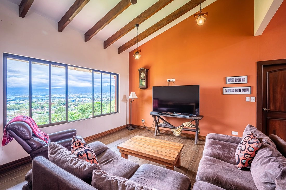 Дом 7+1 с террасой в Эскасу, Коста-Рика