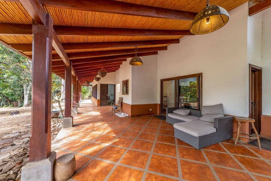 Дом 587 m2 с садом в Escazu, Costa Rica