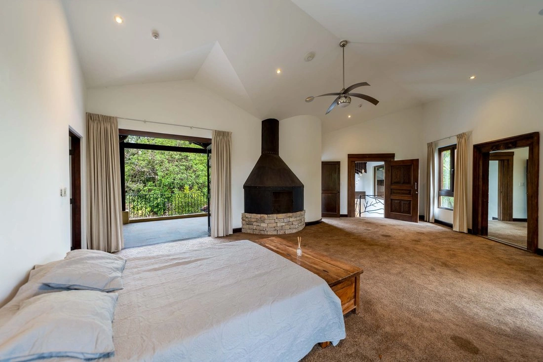 Дом 587 m2 с садом в Escazu, Costa Rica