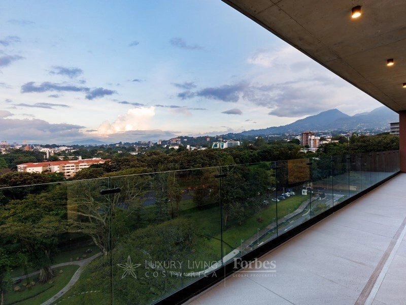 Квартира 460 m2 с крытым бассейном в Эскасу, Коста-Рика