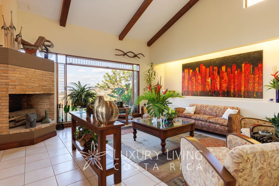 Дом 610 m2 с гаражом в Эскасу, Коста-Рика