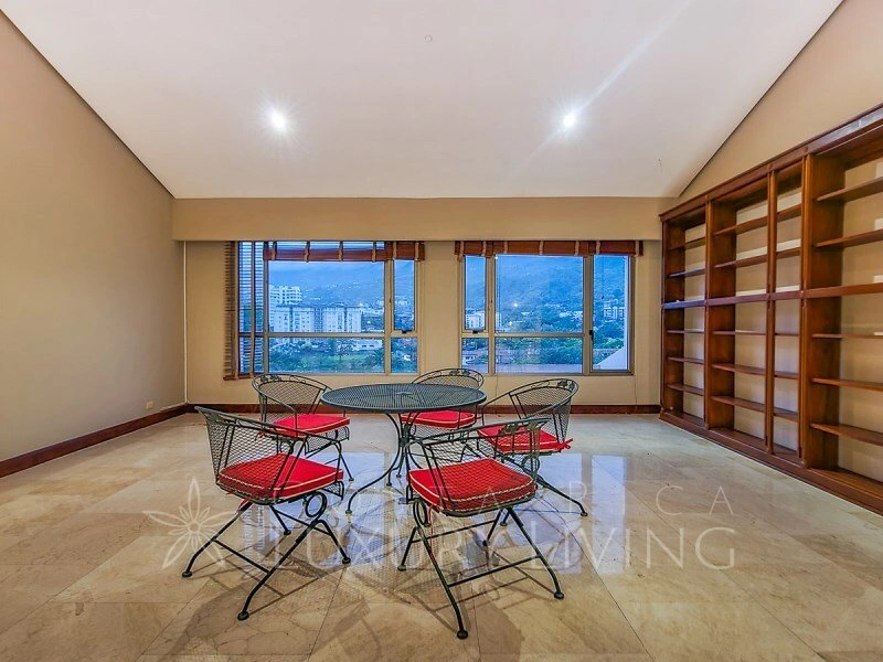Пентхаус 455 м² с террасой в Escazu, Коста-Рика