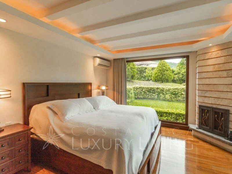 Дом 574 m2 с гаражом в Эскасу, Коста-Рика