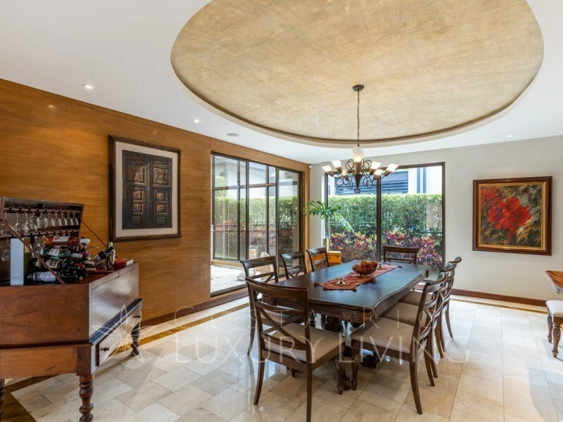 Дом 592 m2 с видом на горы в Эскасу, Коста-Рика