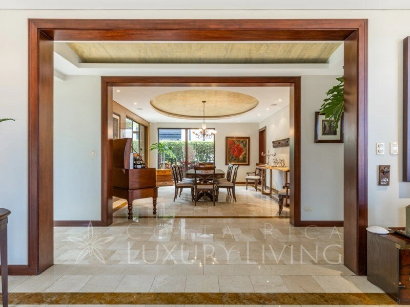 Дом 592 m2 с видом на горы в Эскасу, Коста-Рика