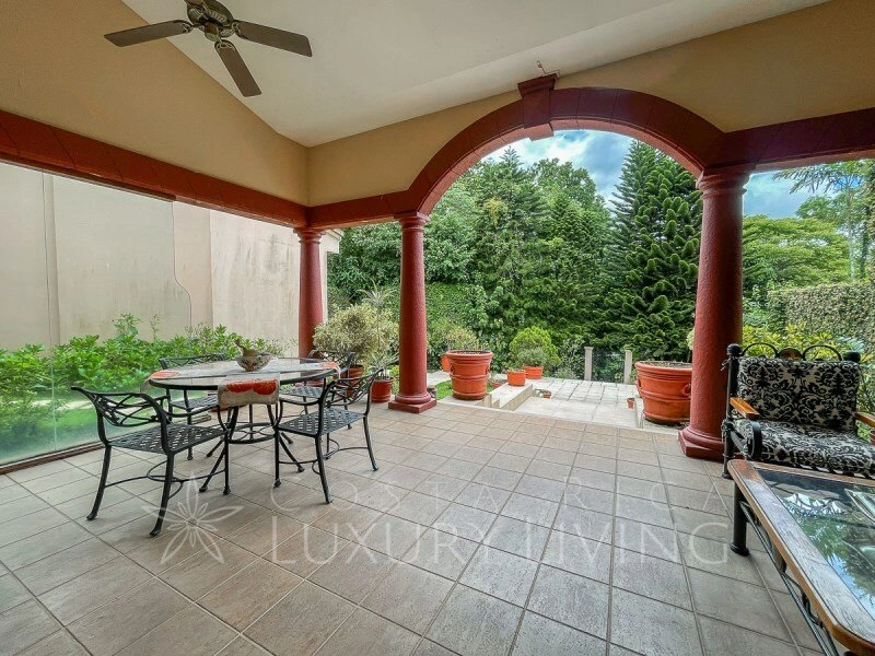 Дом 560 м² с высокими потолками в Эскасу, Коста-Рика