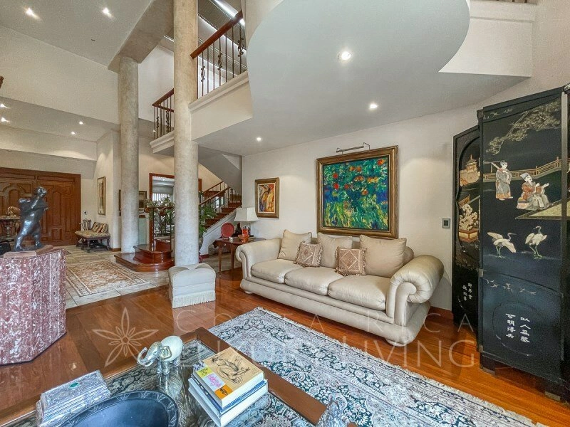 Дом 560 м² с высокими потолками в Эскасу, Коста-Рика