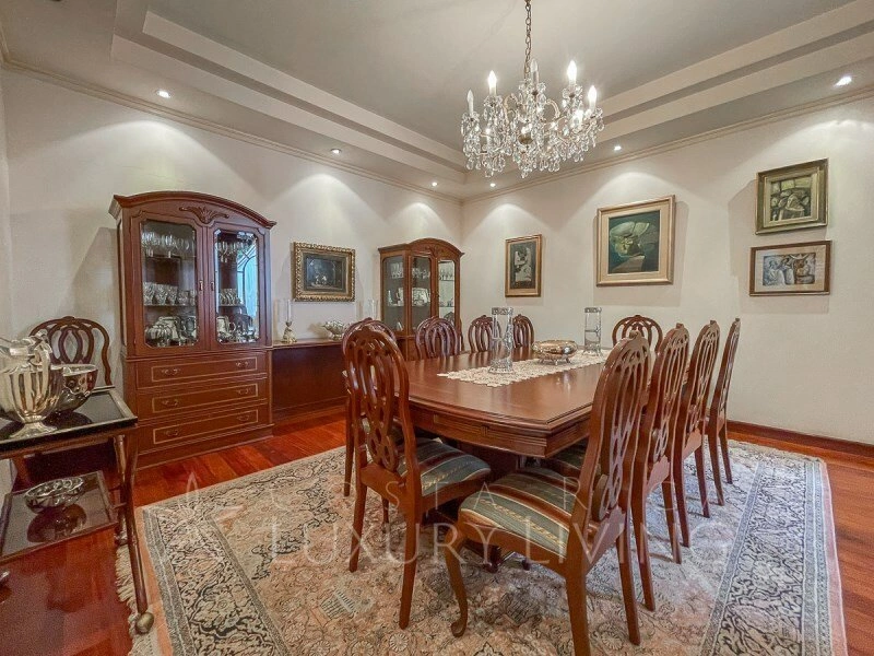 Дом 560 м² с высокими потолками в Эскасу, Коста-Рика