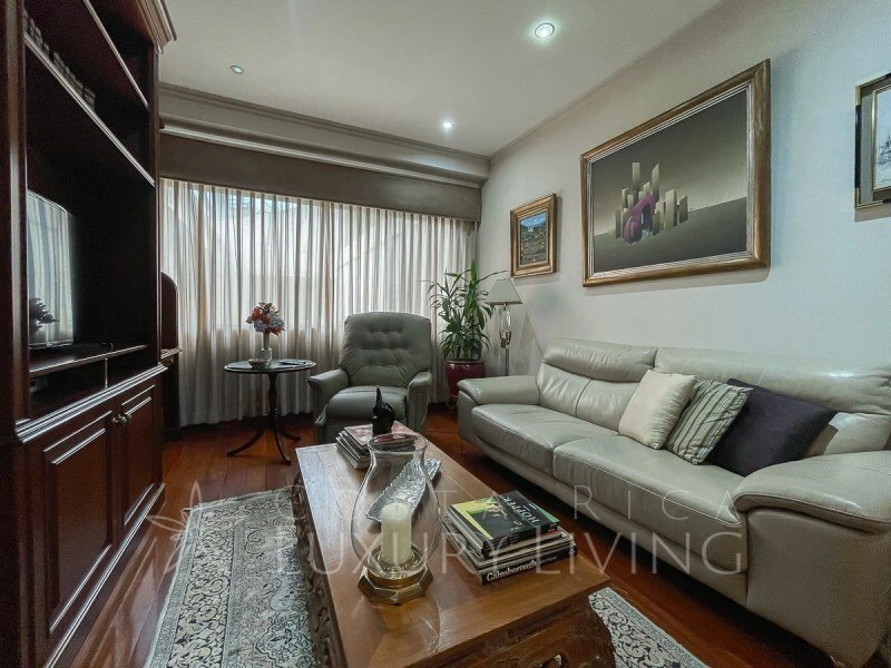 Дом 560 м² с высокими потолками в Эскасу, Коста-Рика