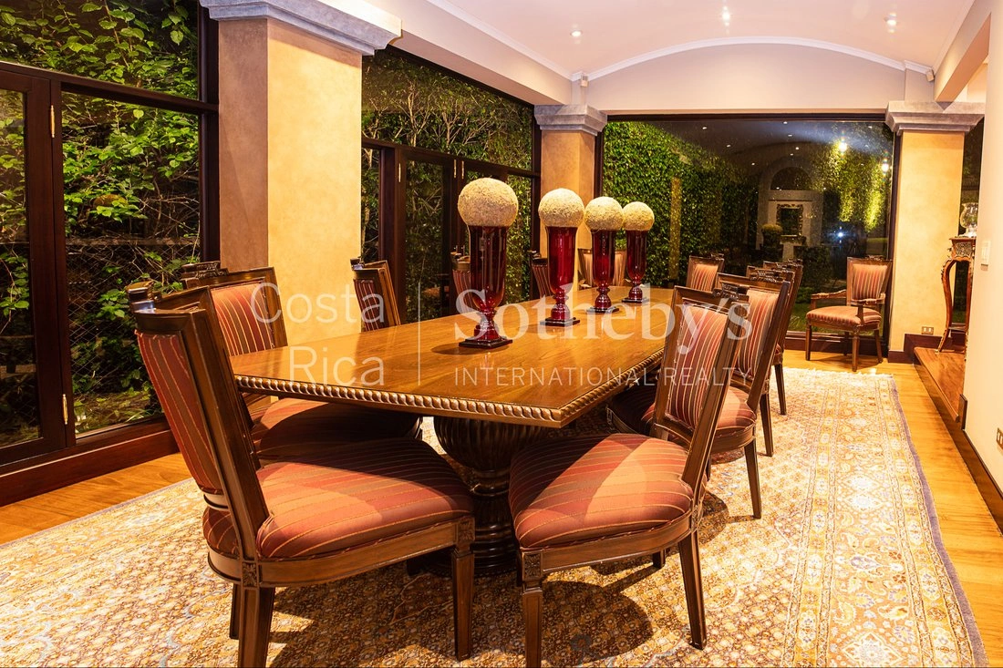 Дом 760 м² с гаражом в Эскасу, Коста-Рика