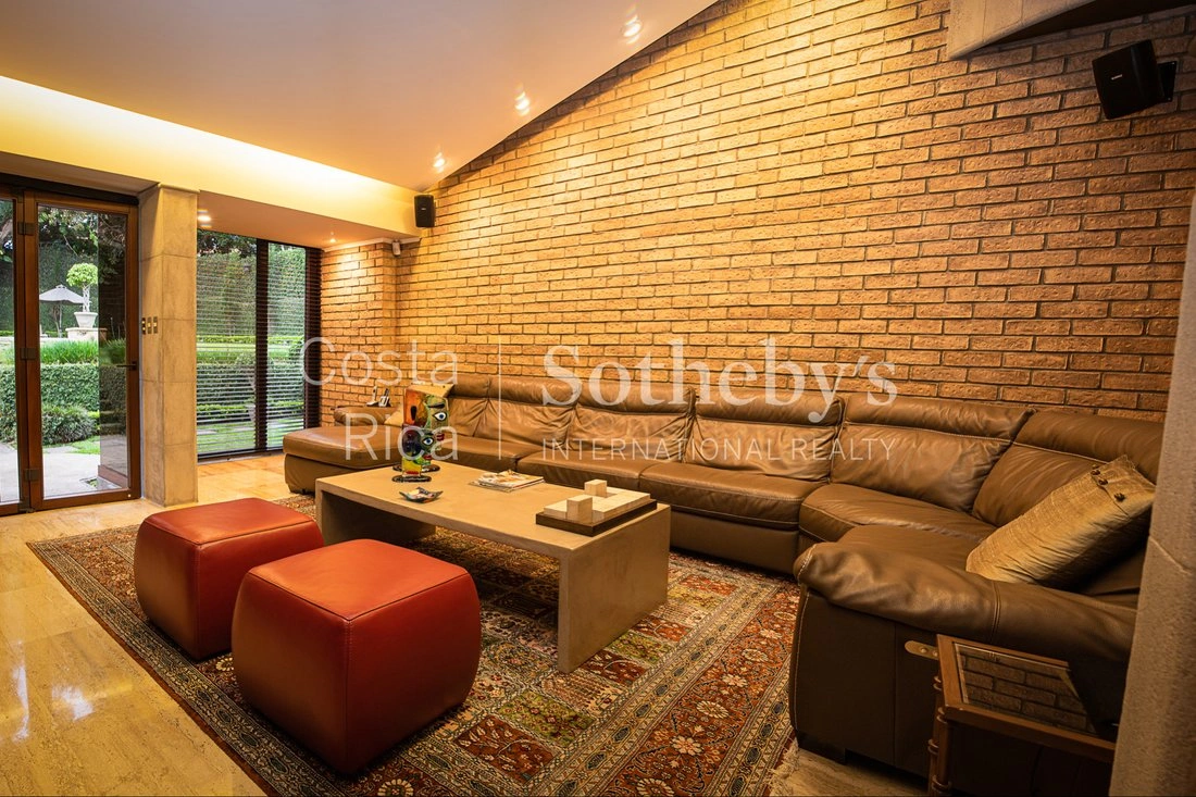 Дом 760 м² с гаражом в Эскасу, Коста-Рика