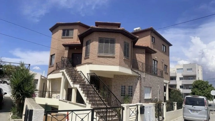 Дом 6+1 с камином в Лакатамии, Кипр