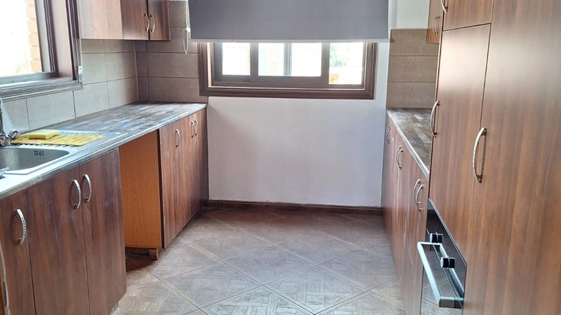 Дом 6+1 с камином в Лакатамии, Кипр