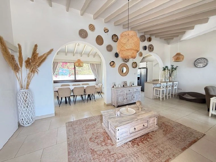 Дом 170 m2 с садом в Пейя, Кипр