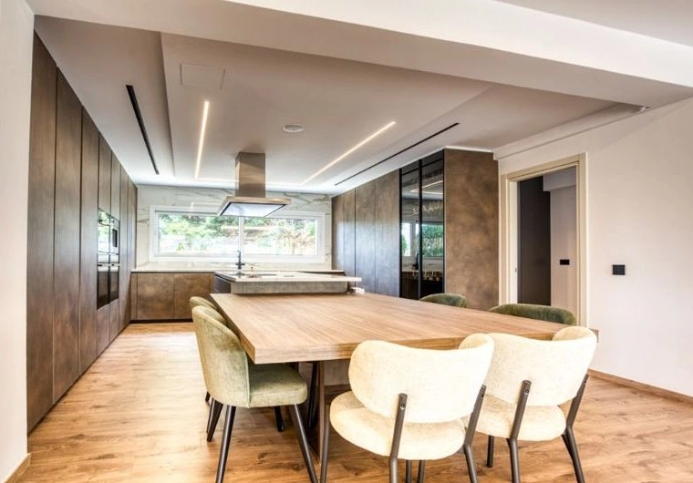 Дом 4+1 с гаражом в Паралимни, Кипр